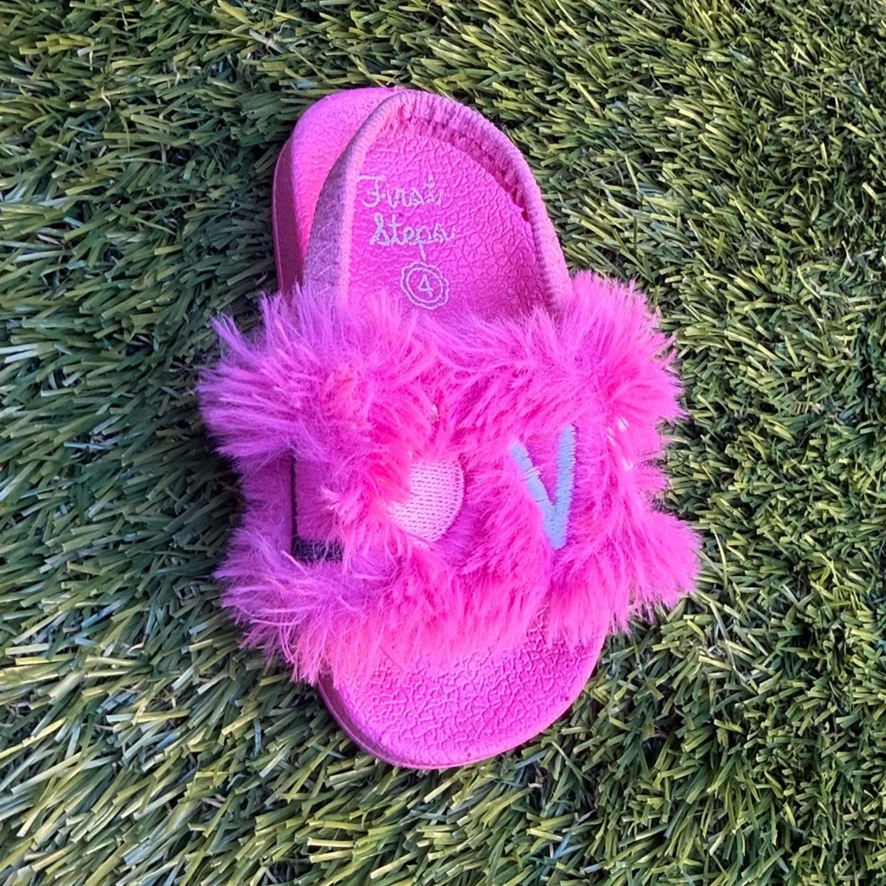 First Steps Toddler Fuzzy “LOVE” Slide Sandals Pink Size 4